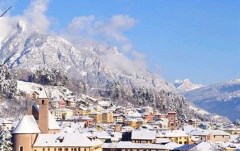 A Cavalese, nel cuore delle Dolomiti. 